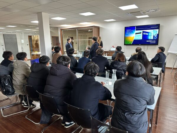 A consortium of leading Korean fuel cell manufacturers, together with other experts, visited our headquarters in Popůvky | HUTIRA