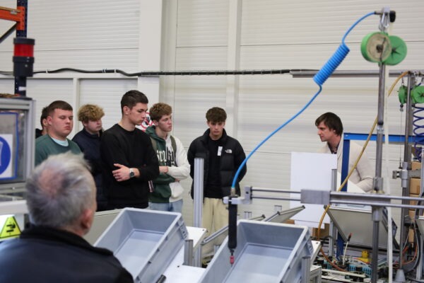 Naše společnost se dlouhodobě věnuje podpoře vzdělávání v technických oborech | HUTIRA