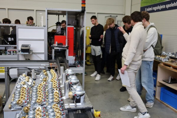 Naše společnost se dlouhodobě věnuje podpoře vzdělávání v technických oborech | HUTIRA