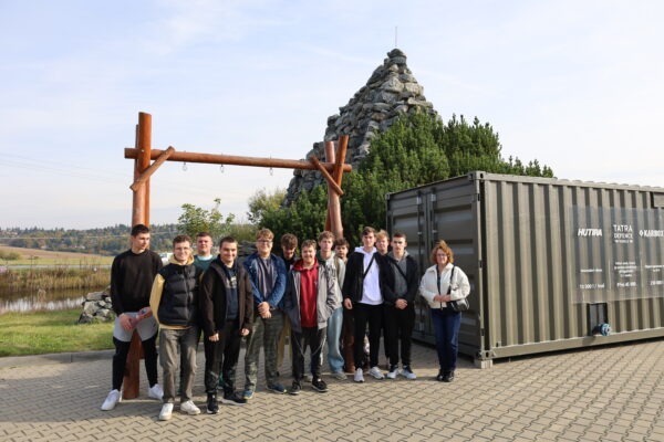 Naše společnost se dlouhodobě věnuje podpoře vzdělávání v technických oborech | HUTIRA